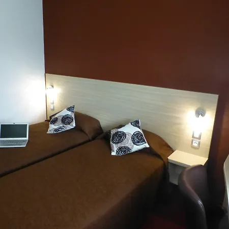 מלון Logis Altina 2*