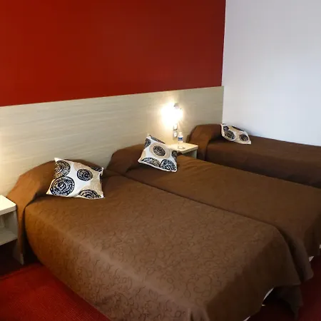 Logis Altina מלון 2*