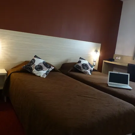 מלון Logis Altina 2*