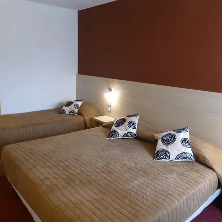 Logis Altina מלון 2*