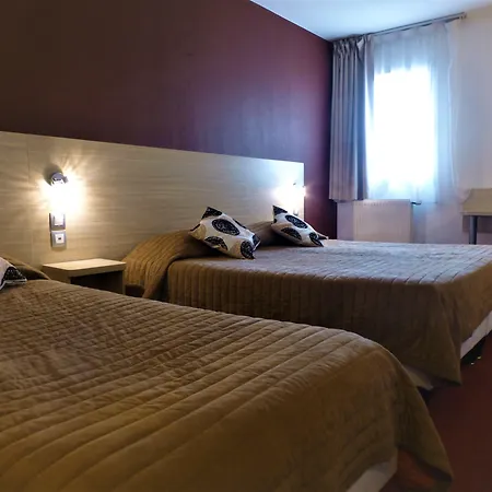 מלון Logis Altina Pacy-sur-Eure