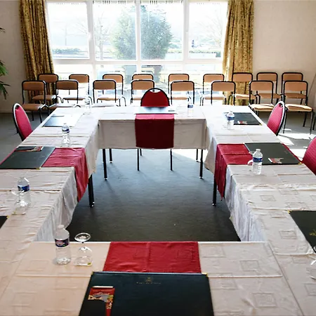 מלון Logis Altina 2*