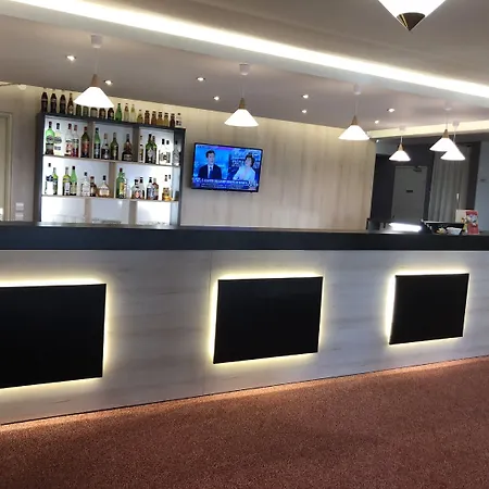 Logis Altina מלון