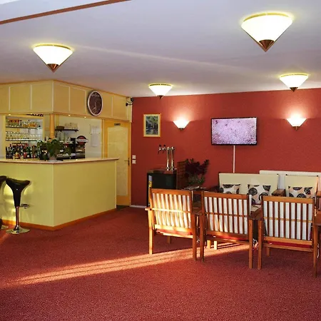 מלון Logis Altina 2*