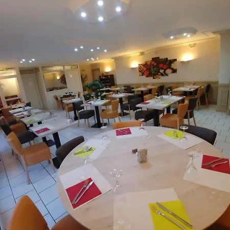 Logis Altina מלון